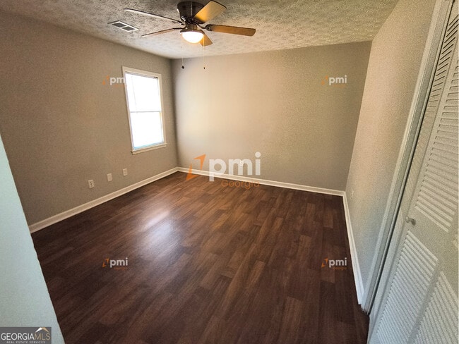 Foto del edificio - 102 Peachtree Ct