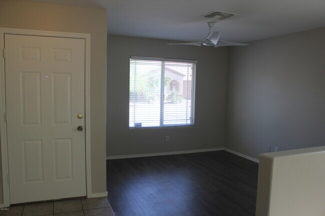 Building Photo - 9540 W Heber Rd