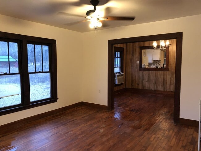 Foto del edificio - 3725 Edison Ave