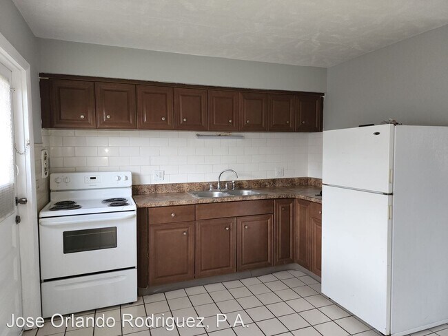 Building Photo - 2 br, 1 bath House - 1603 W Oak Ridge Rd A