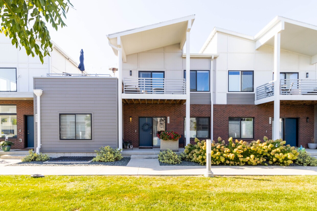 Foto principal - 465 SW 12th St
