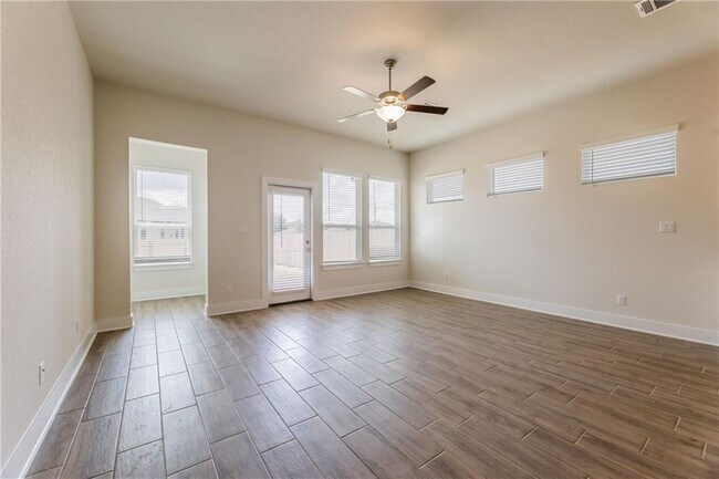 Building Photo - 178 Brooks Ranchi Dr