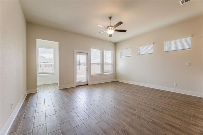 Photo - 178 Brooks Ranchi Dr (Kyle, TX) House