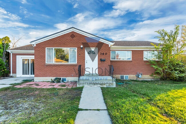 Building Photo - 360 E 400 S