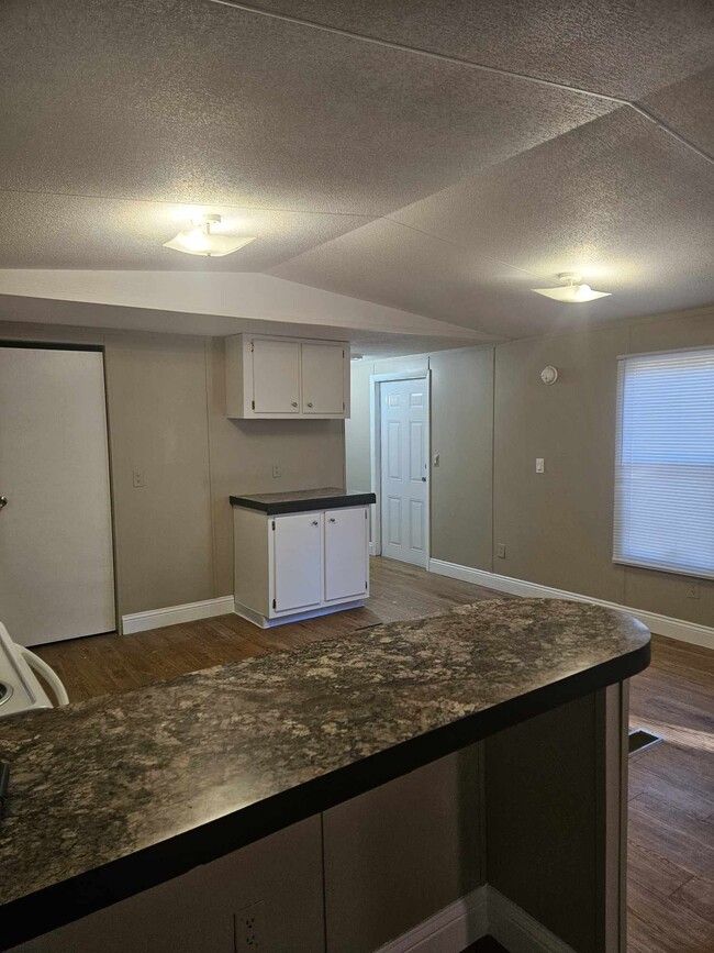 Building Photo - 505 Browns Creek Rd