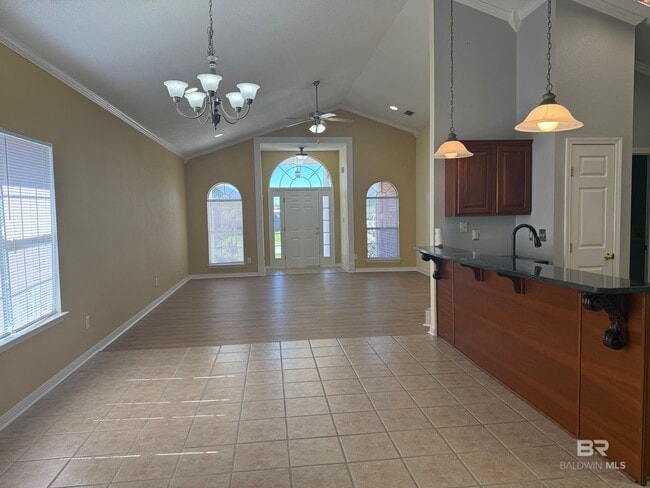 Building Photo - 21550 Palmer Ct