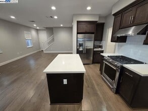 Building Photo - 8553 Waveside Wy
