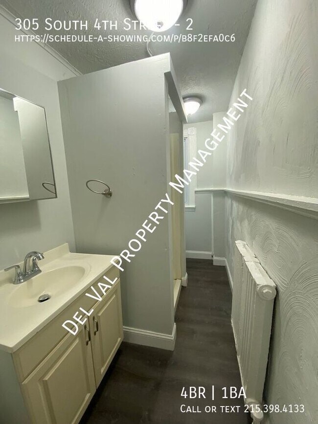Foto del edificio - Renovated 2nd Floor 4-Bdrm Apartment for R...