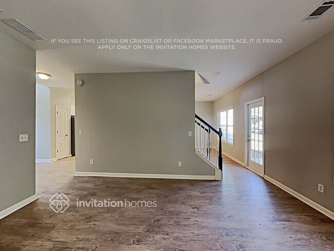 Foto del edificio - 4700 Ferncrest Pl