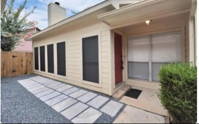 Building Photo - 12410 N Rachlin Cir
