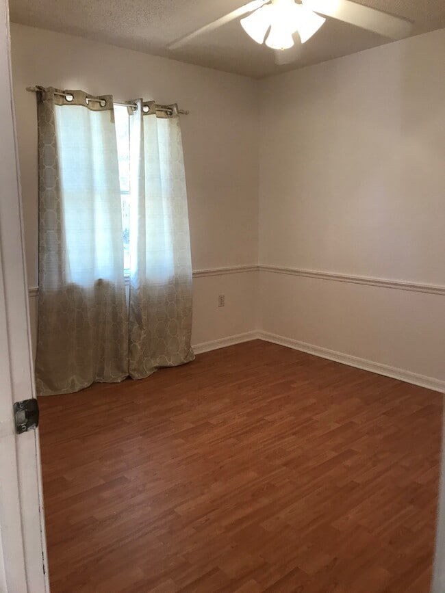 bedroom 1 - 5398 Colchester Ave