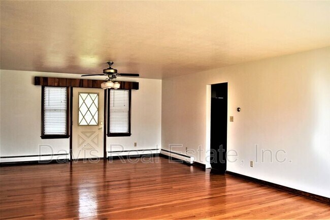 Foto del edificio - 773 Snydertown Rd