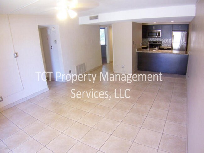 Building Photo - Dual Master Unit in Heart of Scottsdale -***Includes all utilities***