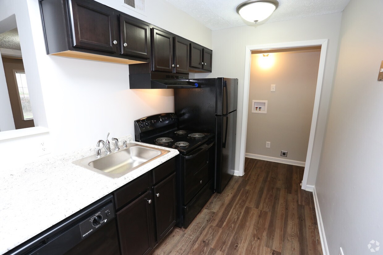 Whitley Apartments 2106 Buechel Bank Rd Louisville, KY