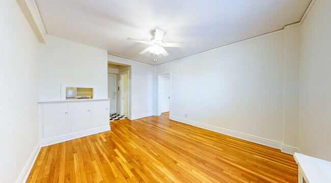 Building Photo - 420 E Armour Blvd
