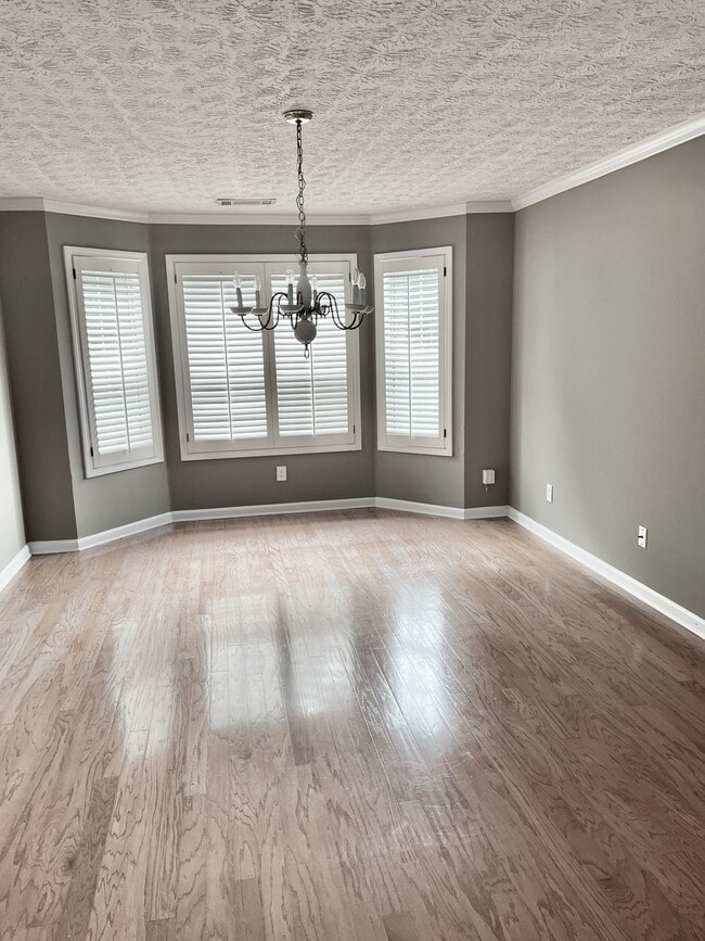 Building Photo - 2452 Insdale Trce NW