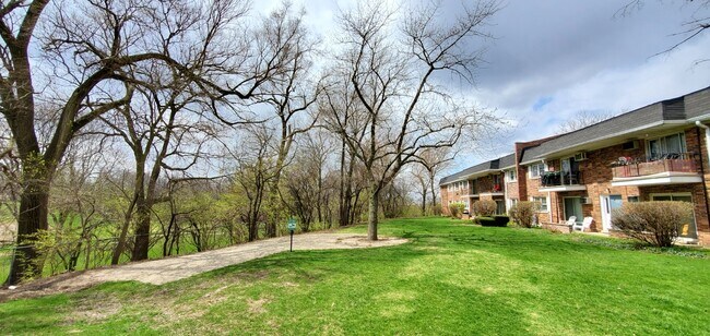 Foto del edificio - 2423 Ogden Ave