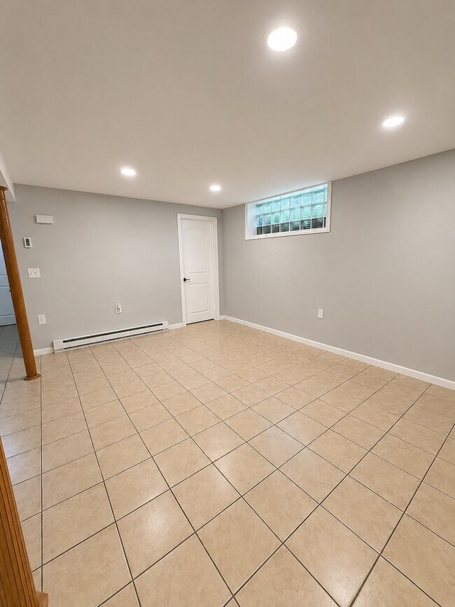 Foto del edificio - 20 Woodland Dr