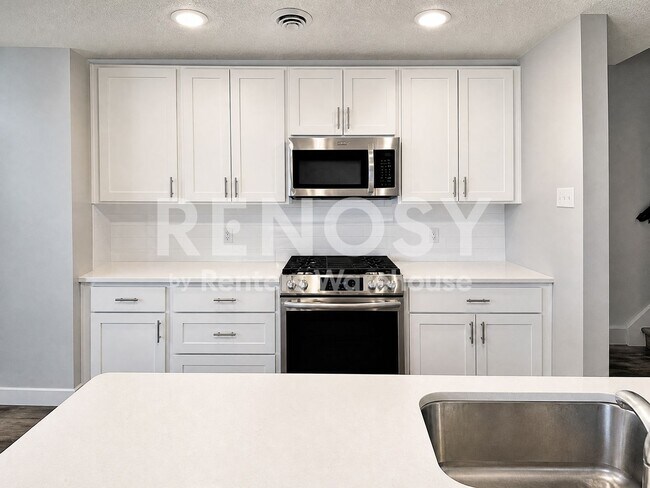 Foto del edificio - 10598 Weston Wy N