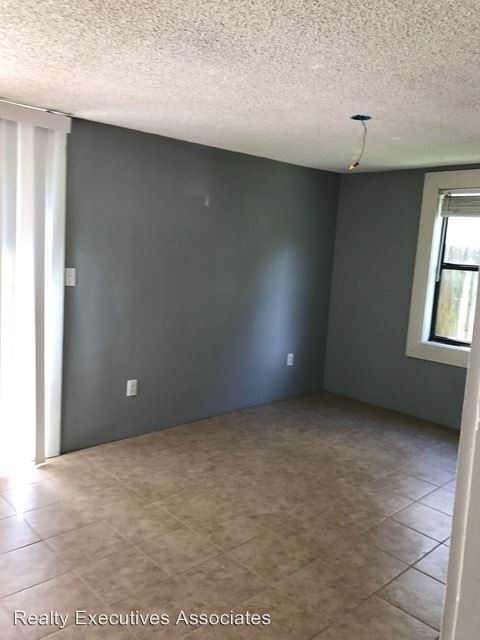 Building Photo - 3 br, 1 bath House - 623 Pearson Springs Road