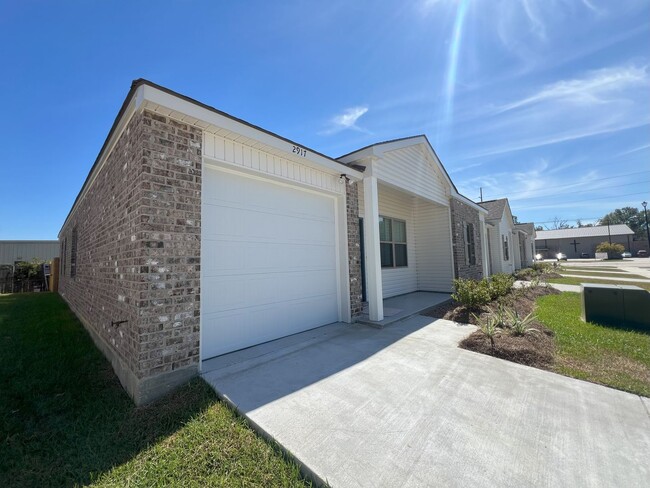 Foto del edificio - 3 bedroom, 2 bathroom home in Baton Rouge, LA