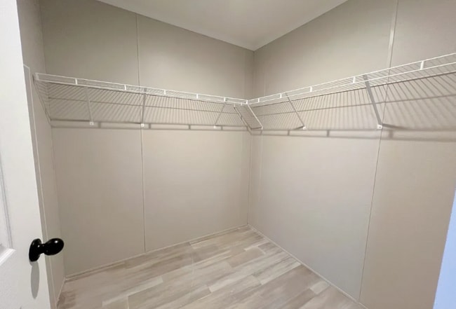 Building Photo - 6588 N Hampshire Dr