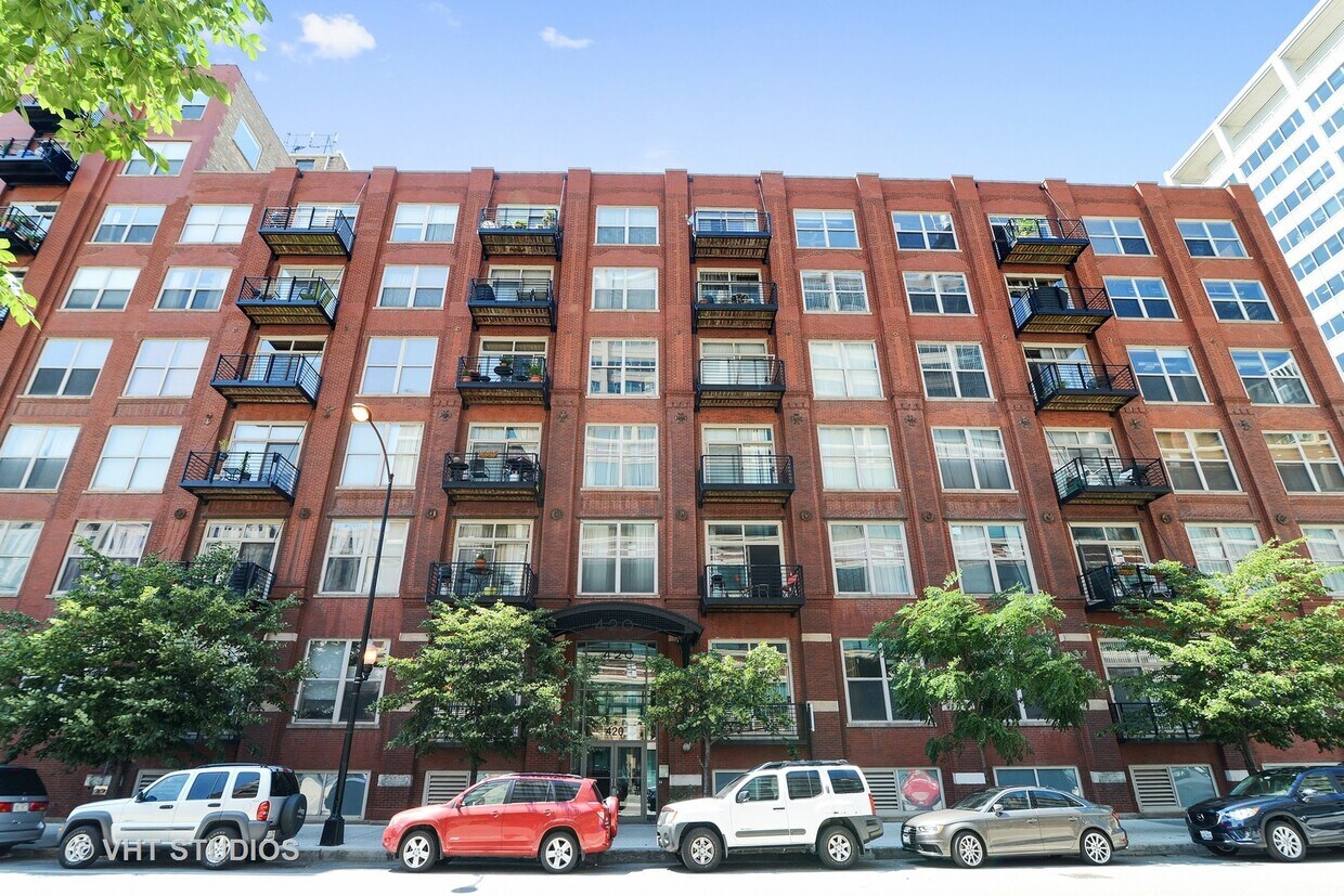 Primary Photo - 420 S Clinton St