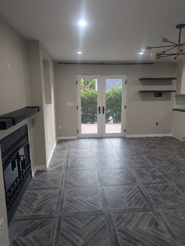 Building Photo - 3115 Hollycrest Dr