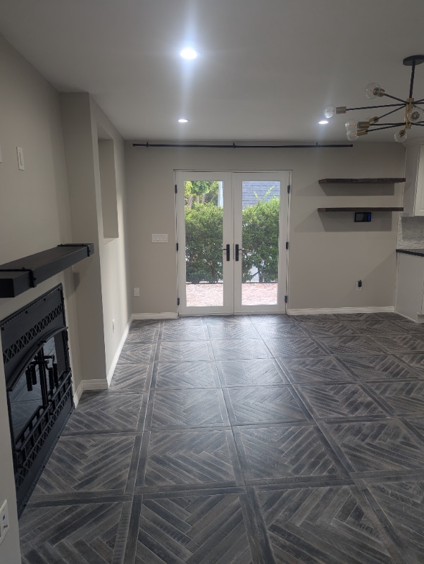 Building Photo - 3115 Hollycrest Dr