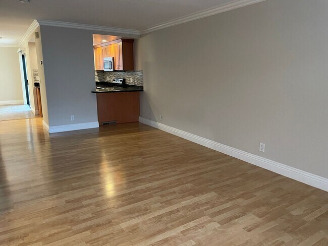 Building Photo - Remodeled & Spacious Cambrian 3 Bedroom 2....