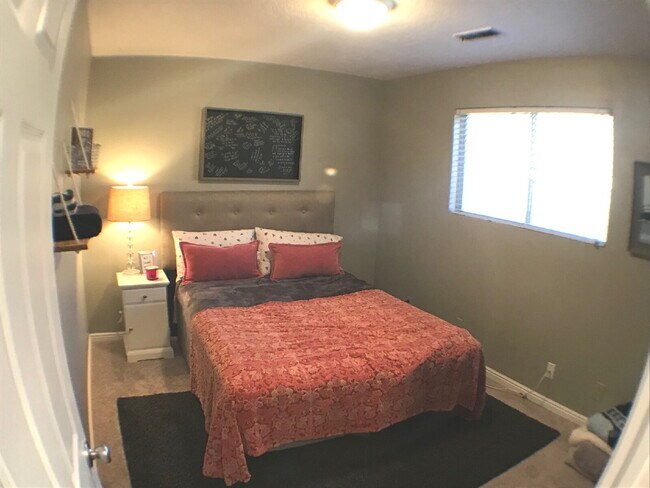 Foto del edificio - 4-Bedroom Retreat in Saint George – Cozy a...