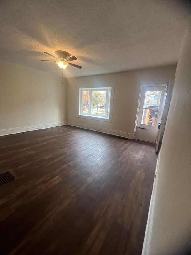 Building Photo - 206 Liberty St