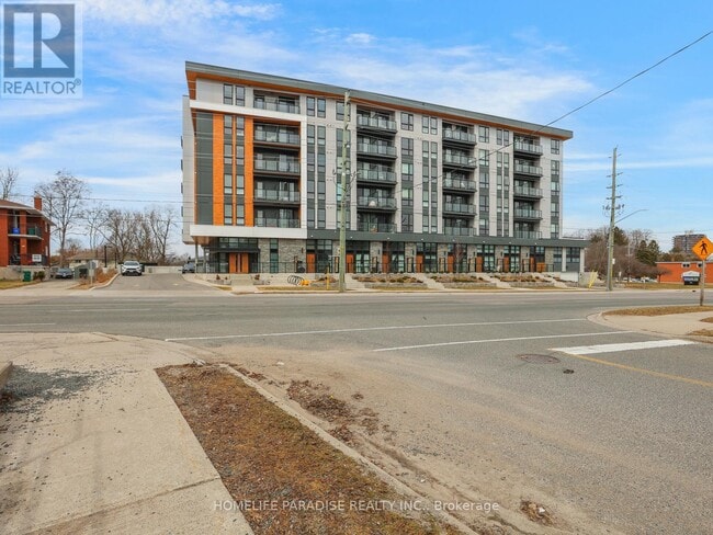 Building Photo - 312 Erb St. W