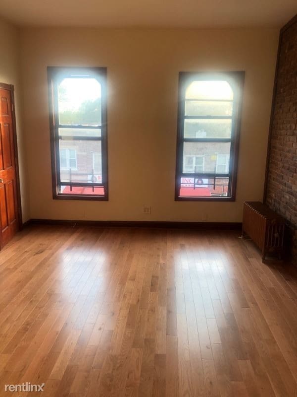 Building Photo - 2 br, 1 bath Townhome - 1116 Rogers Ave
