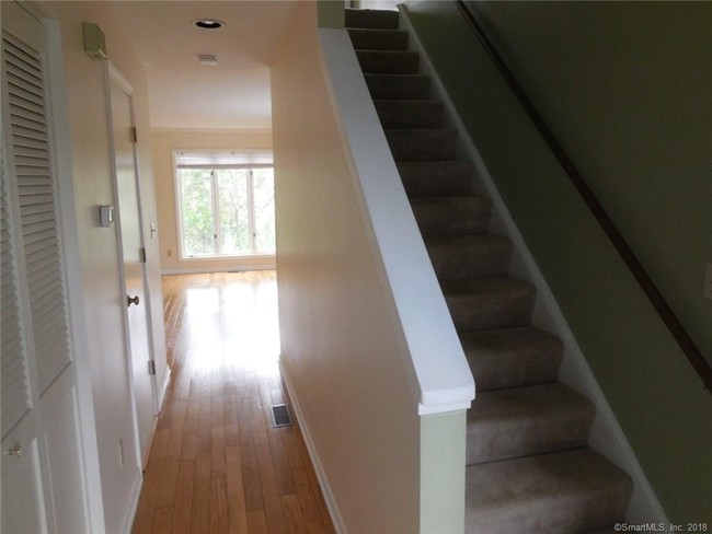 Foto del edificio - 675 Newfield St