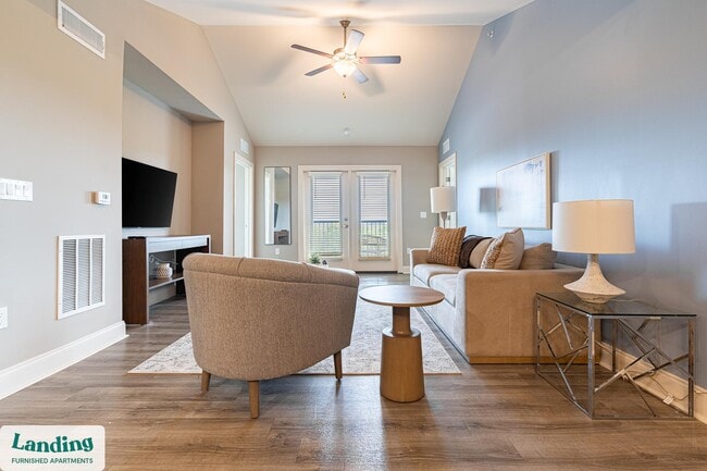 Building Photo - 305 Laredo Dr