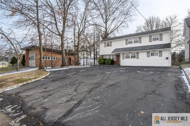 Foto del edificio - 691 Inman Ave