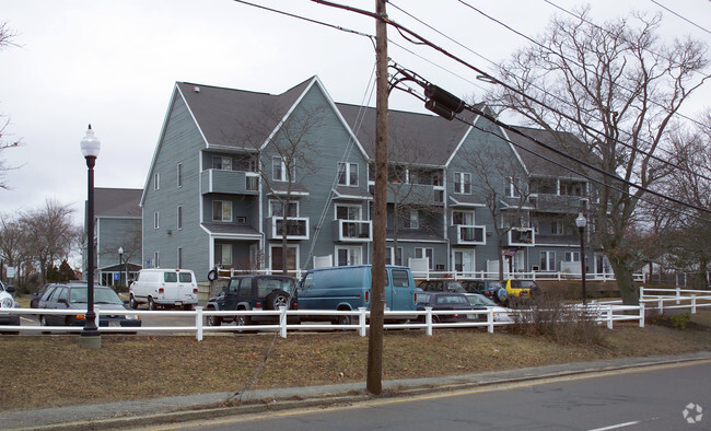 Foto del edificio - Colony House Apartments