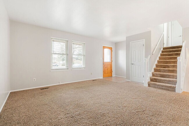 Foto del edificio - 4-Bedroom Home with RV & Trailer Parking