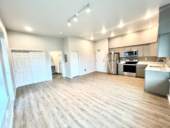 Building Photo - 2330 Yakima Ct
