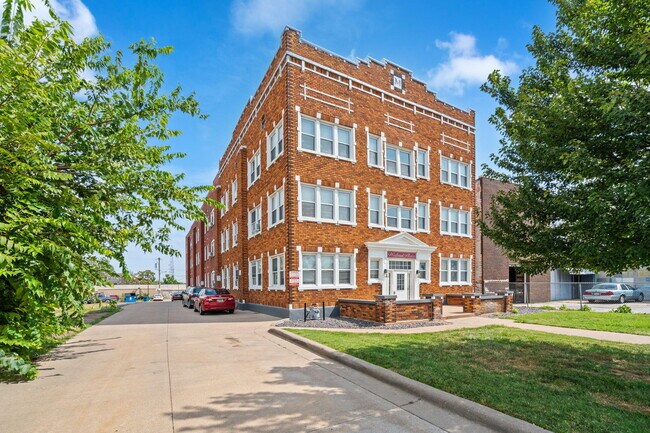 Foto del edificio - 527 E Walnut St