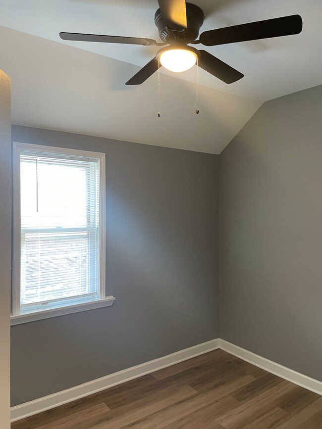 1 of 3 bedrooms! - 9243 S Manistee Ave