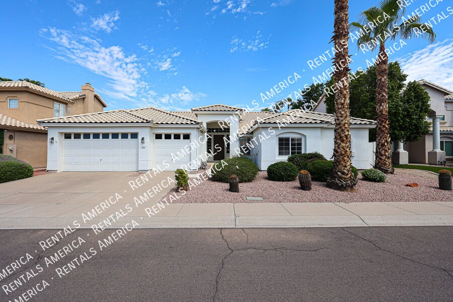 Foto principal - 8900 E Surrey Ave