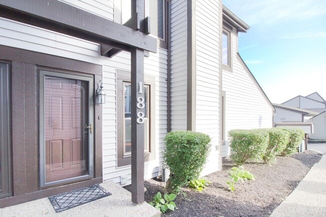 Building Photo - 188 Stillmeadow Dr