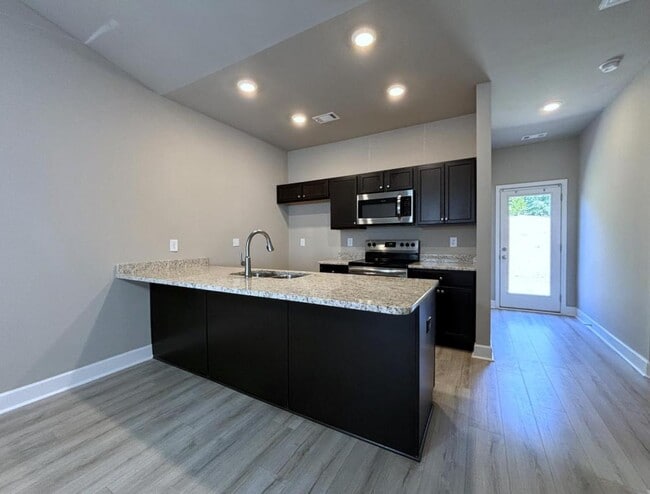 Building Photo - 602 Parkview Ct