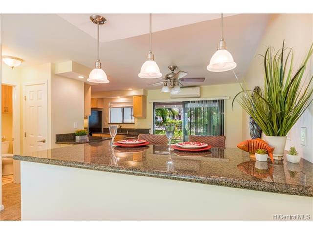Building Photo - 98-1779-1792 Ka?ahumanu St