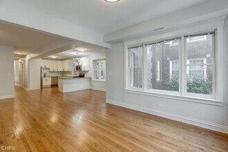 Building Photo - 4239 N Ashland Ave