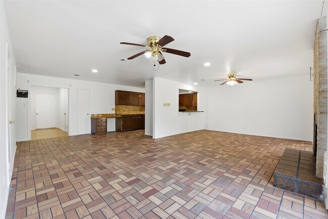 Foto del edificio - 7138 Mobud Dr