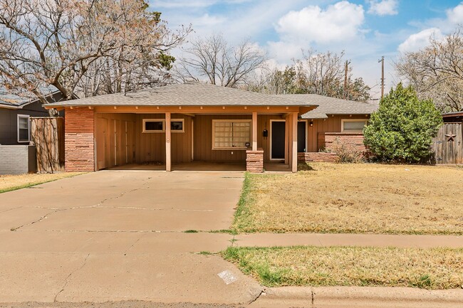 Foto del edificio - Cute midcentury modern home in central Lub...