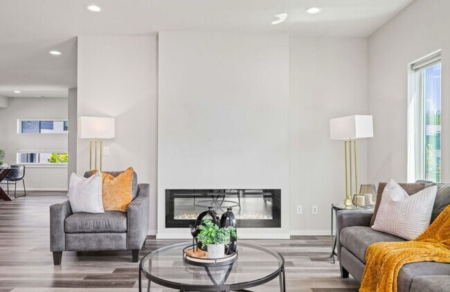 Building Photo - Gorgeous newer construction